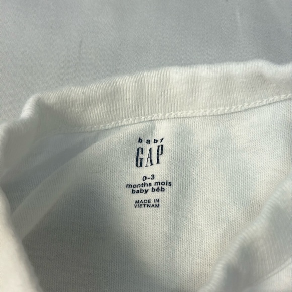 Baby GAP - 3 piece bundle -long sleeve onesies and lined pants. Size 0-3 months - Picture 4 of 12